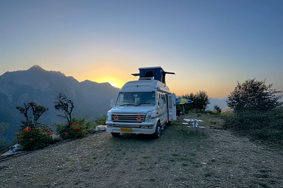 Luxury caravan exterior with panoramic view Mashobra Shimla mountains